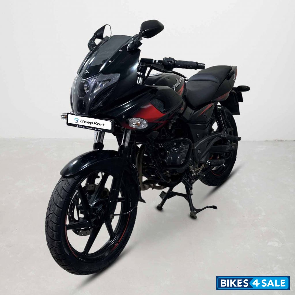 Bajaj Pulsar 220F