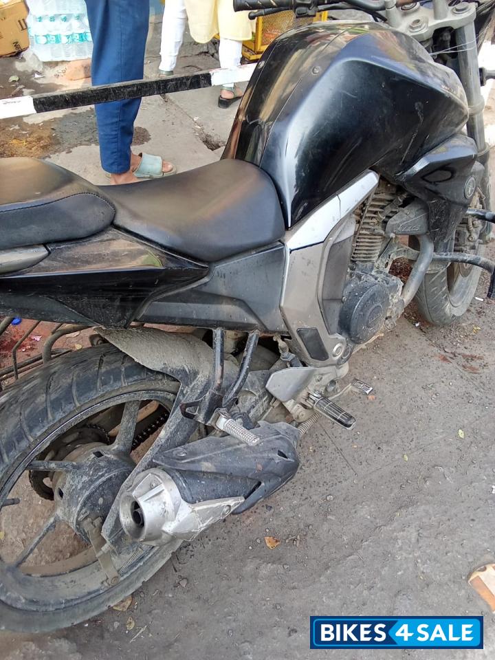 Black Yamaha FZ FI V2