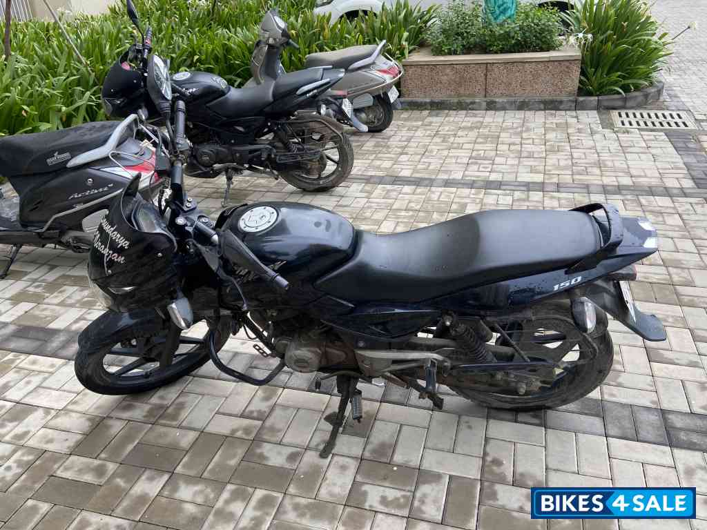Black Bajaj Pulsar 150 DTSi