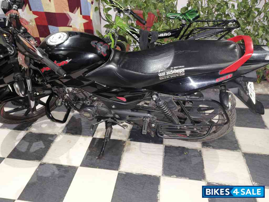 Red And Black Bajaj Pulsar 150 Twin Disc