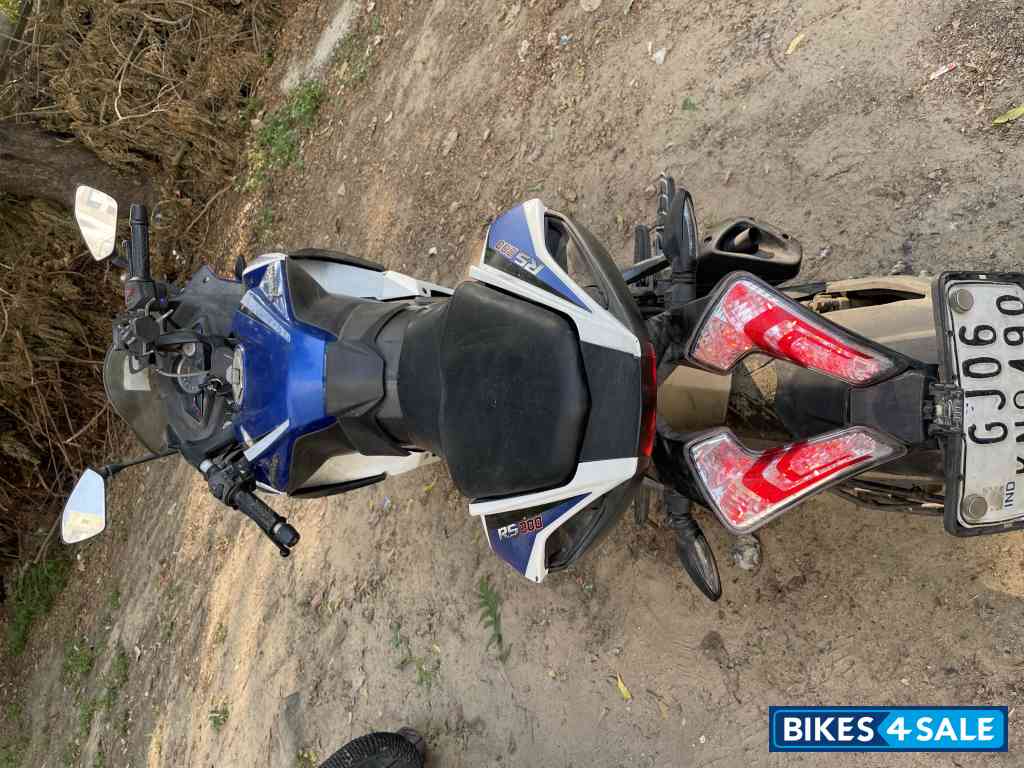 Bajaj Pulsar RS 200