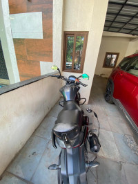Black Bajaj Dominar 400