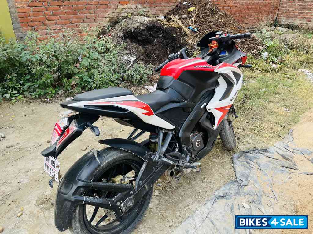 Bajaj Pulsar RS 200