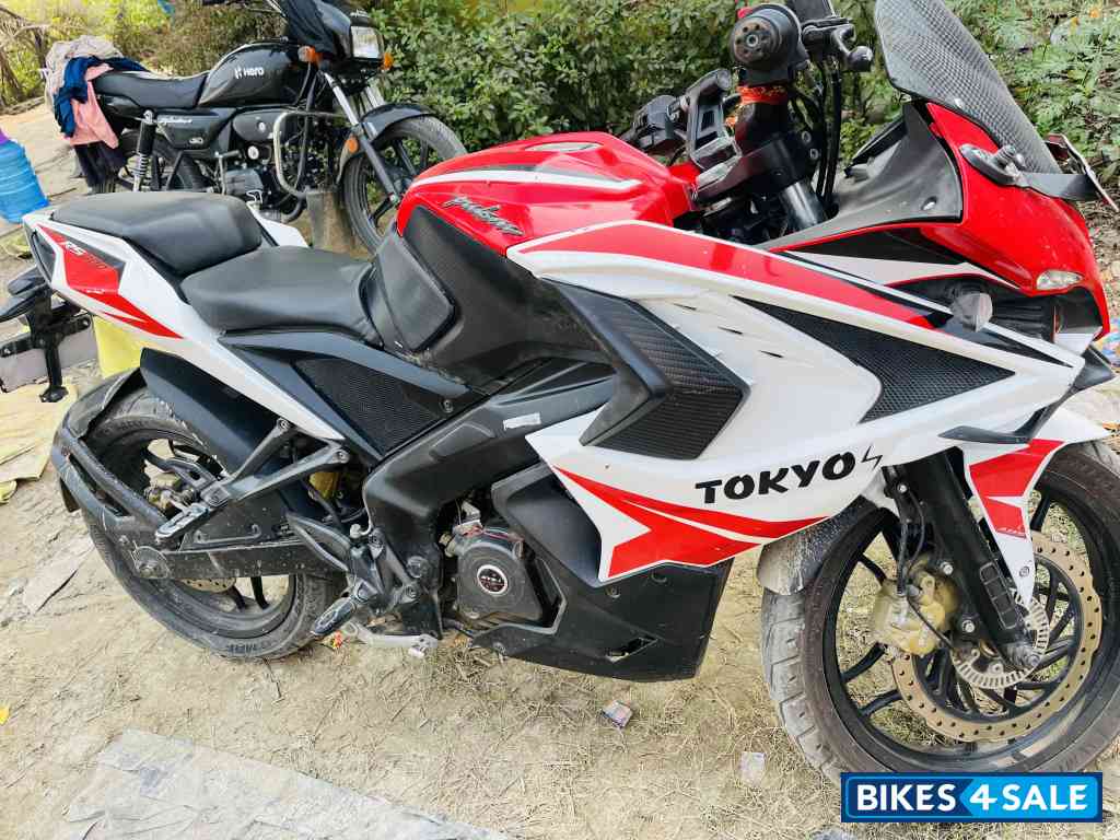 Bajaj Pulsar RS 200