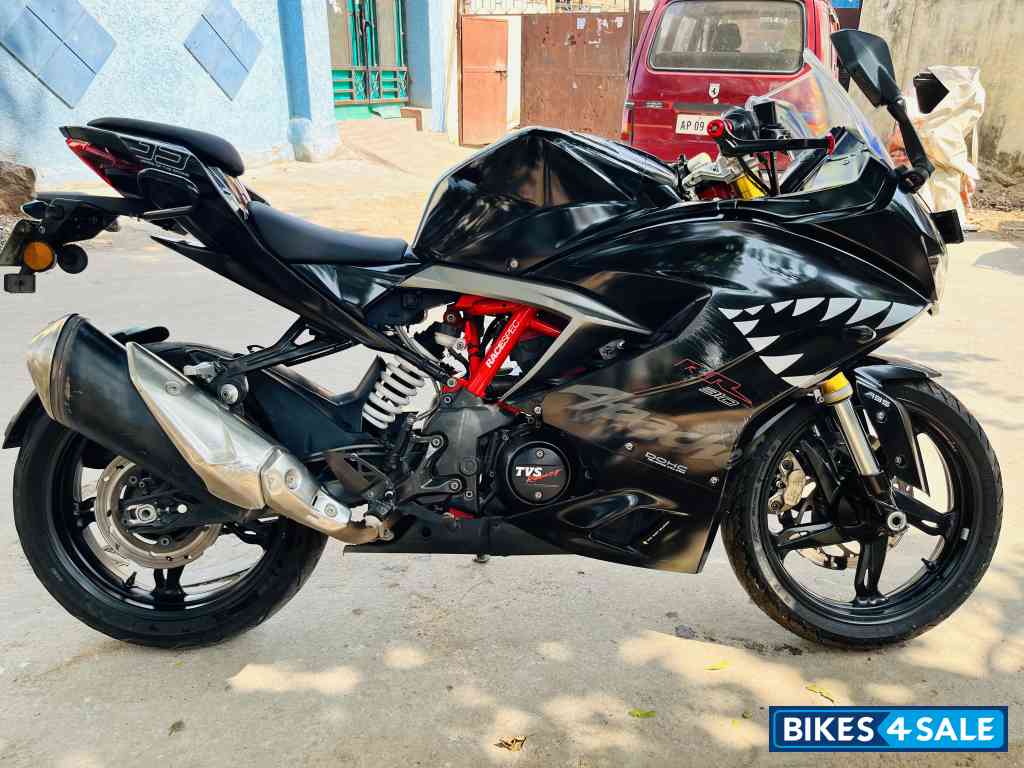 Black TVS Apache RR 310