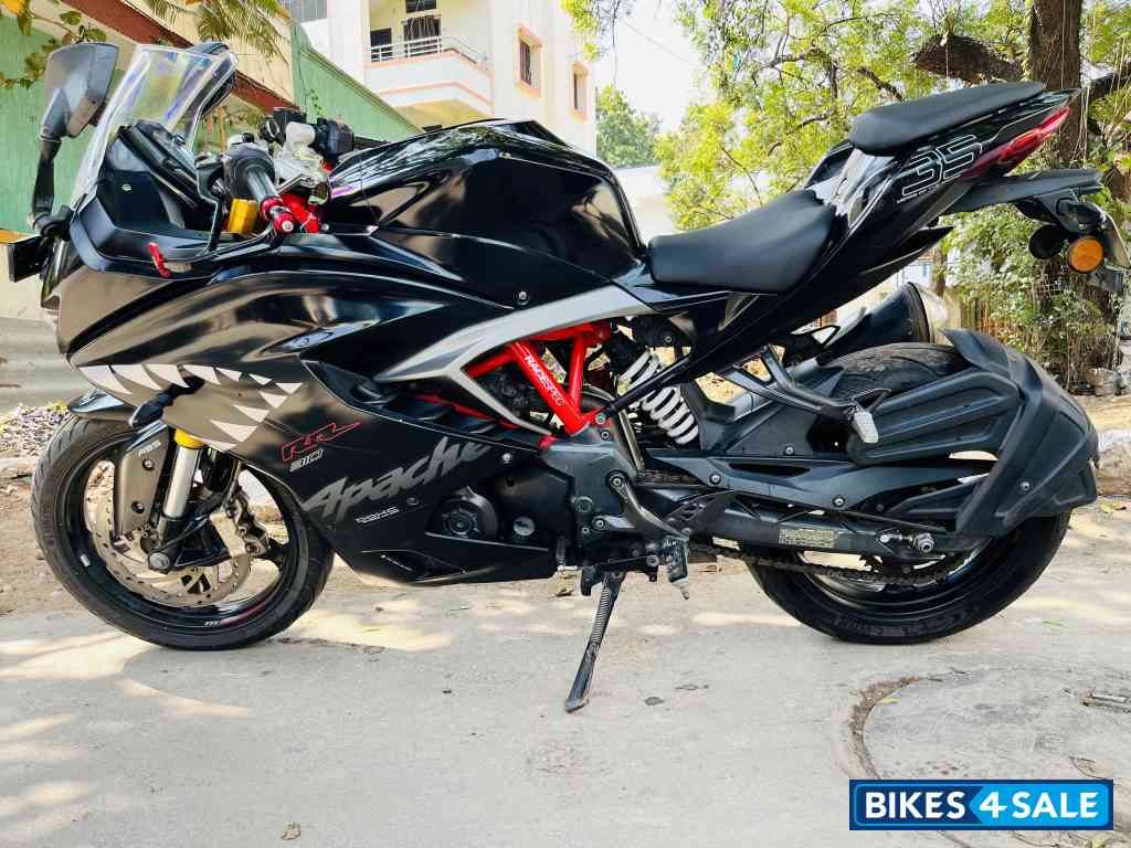 Black TVS Apache RR 310
