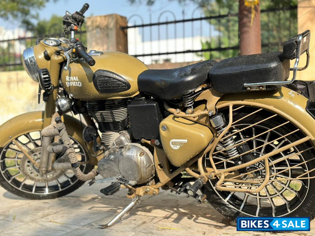 Royal Enfield Classic Desert Storm Royal Enfield Classic Desert Storm