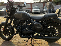 Yezdi Roadster Dark
