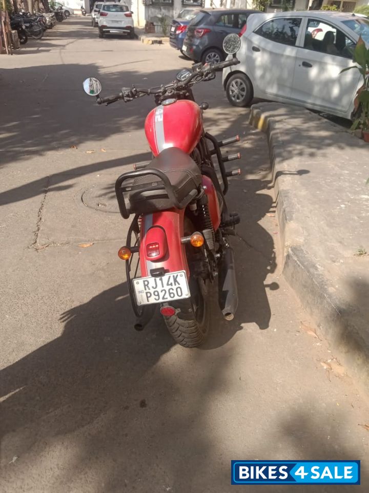 Red Jawa 42 Bobber Dual Channel ABS