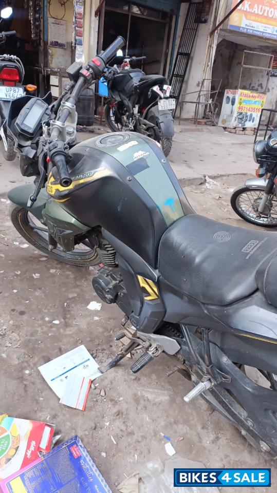 Black Yamaha FZ FI V2