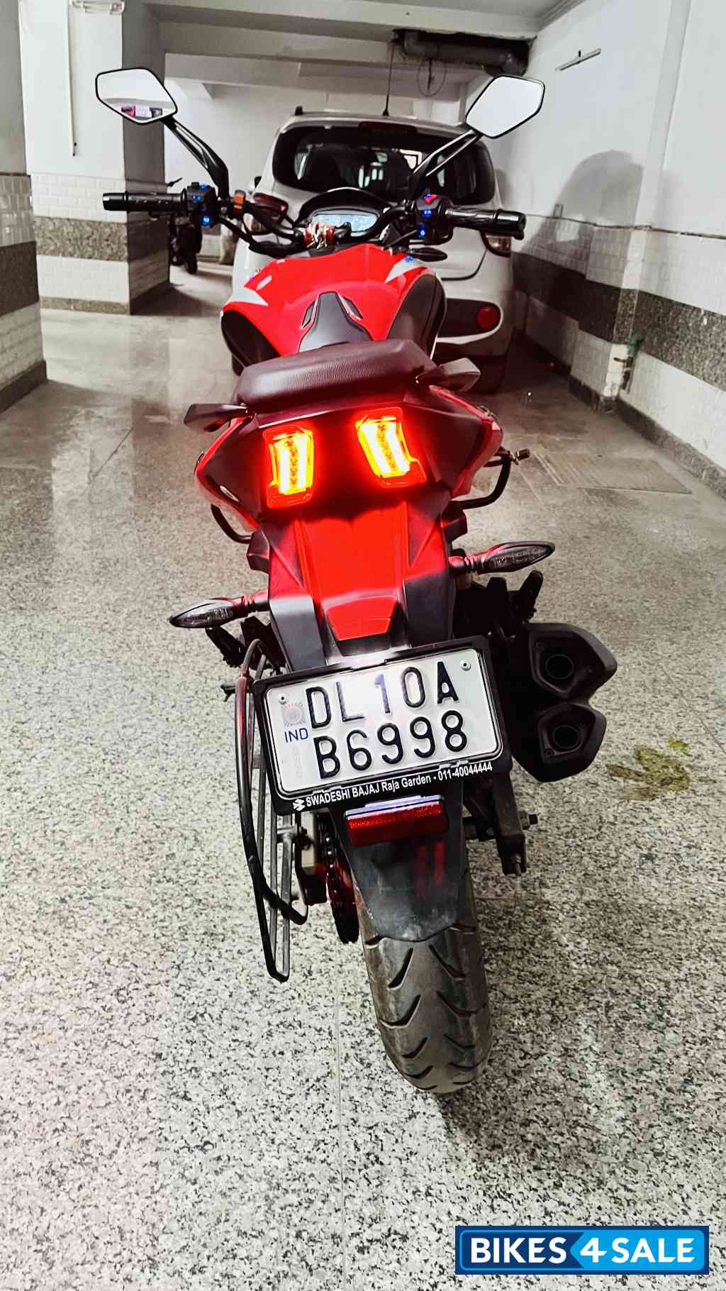 Canyon Red Bajaj Dominar 250