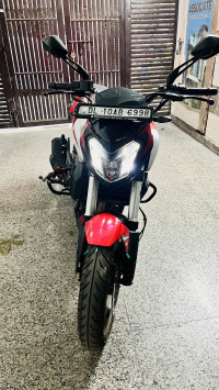 Canyon Red Bajaj Dominar 250