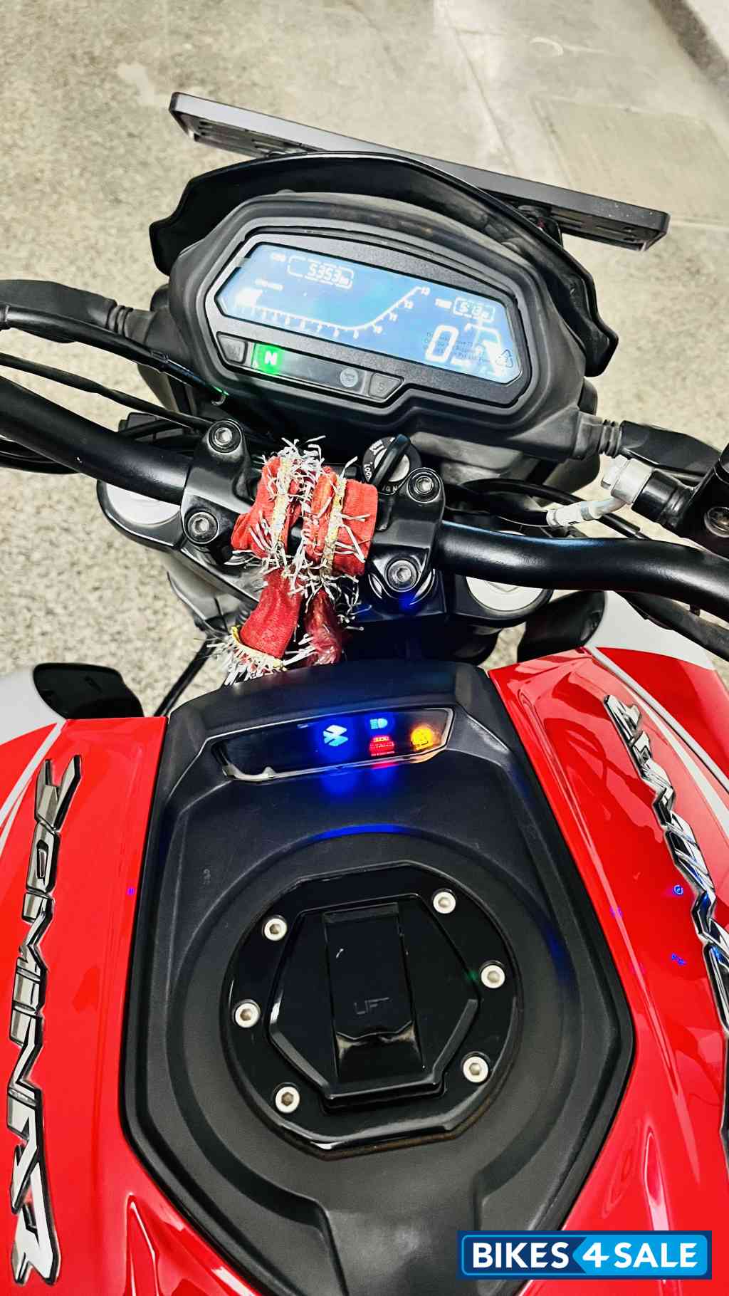 Canyon Red Bajaj Dominar 250