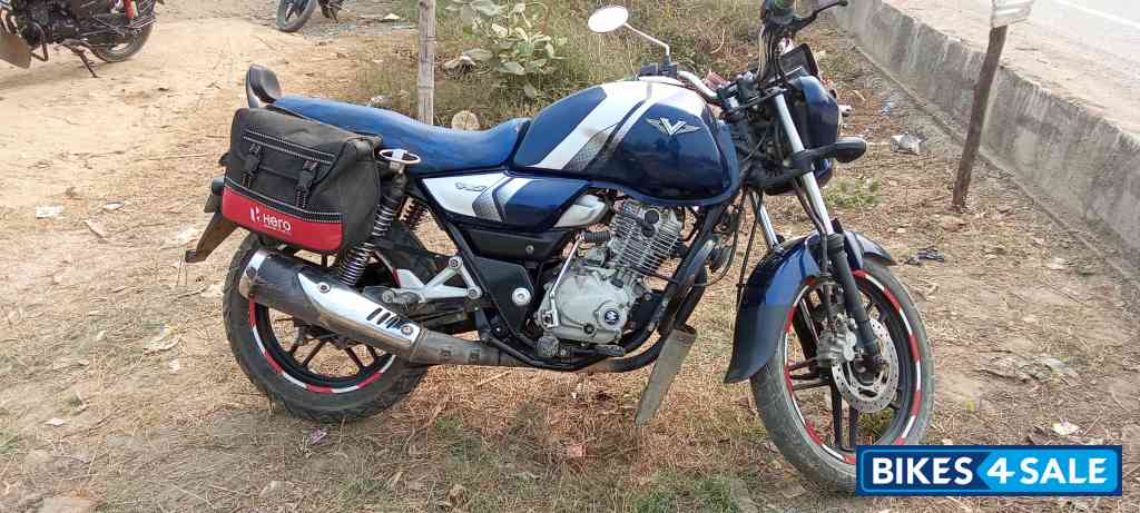 Bajaj V15