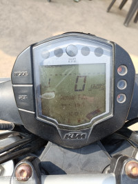 Ceramic White KTM Duke 200 2022