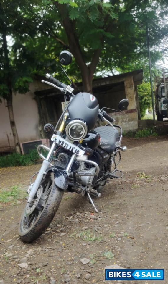 Bajaj Avenger 220 DTS-i