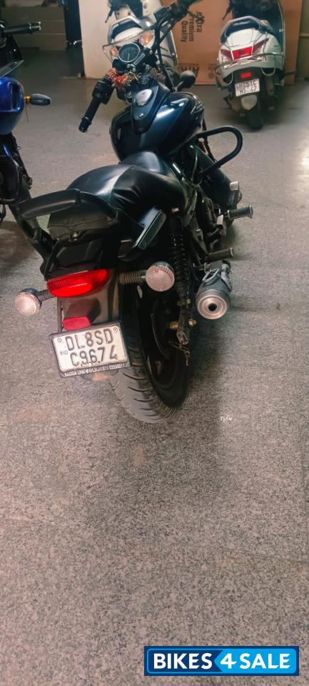 Black Bajaj Avenger Street 160 BS6