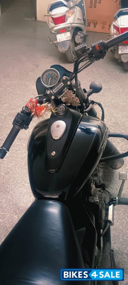 Black Bajaj Avenger Street 160 BS6