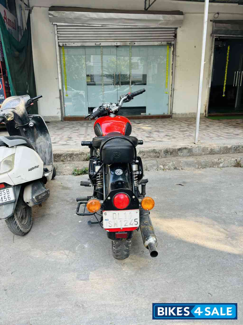 Royal Enfield Classic 350 Redditch Red