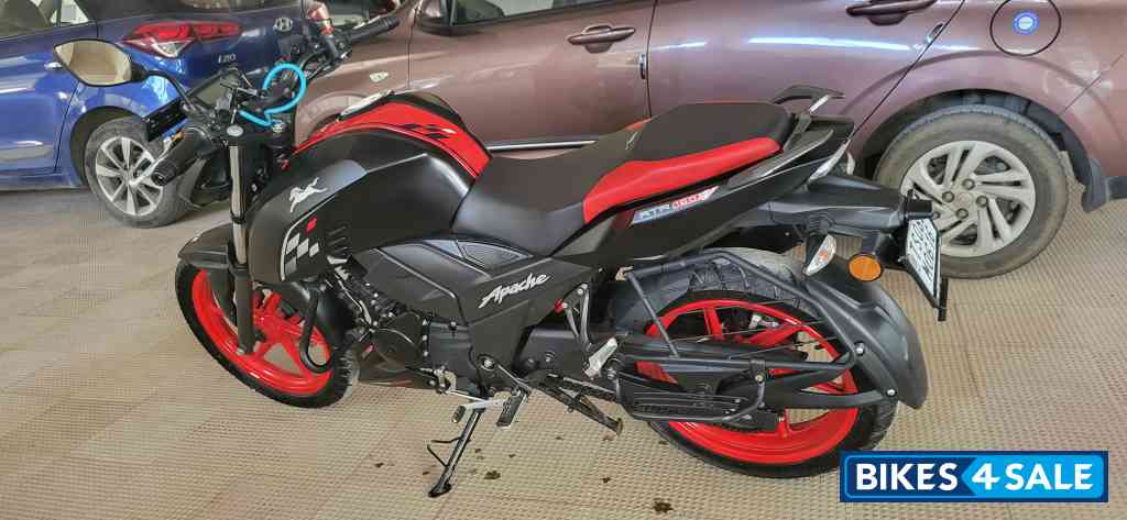 Matte Black TVS Apache RTR 160 4V Special Edition