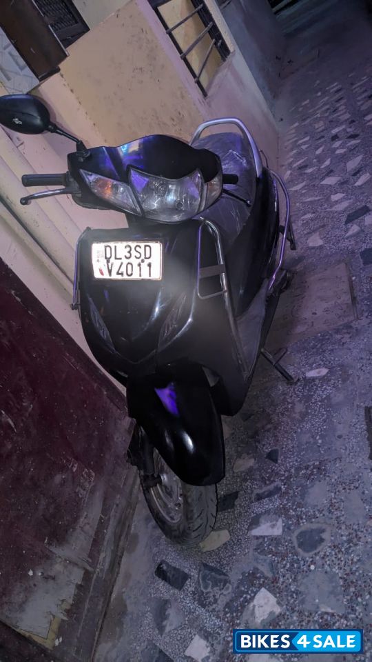 Black Honda Activa 4G