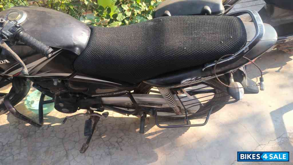 Black Honda Shine 125 Drum