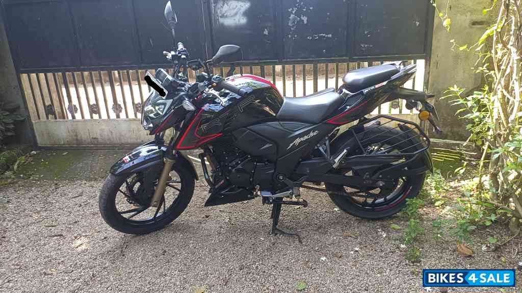 Black TVS Apache RTR 200 4V ABS Race Edition 2.0