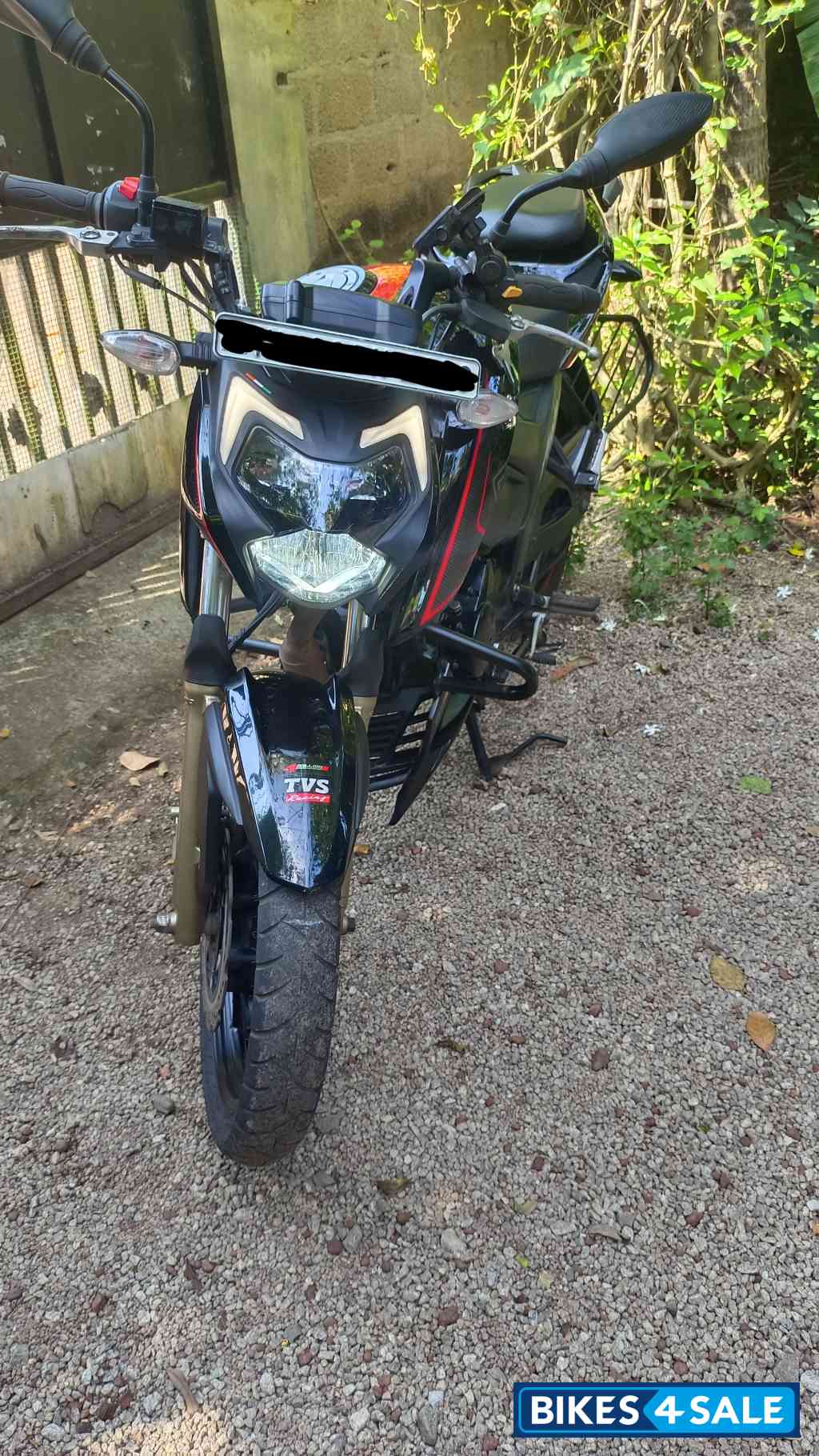 Black TVS Apache RTR 200 4V ABS Race Edition 2.0 Black TVS Apache RTR 200 4V ABS Race Edition 2.0