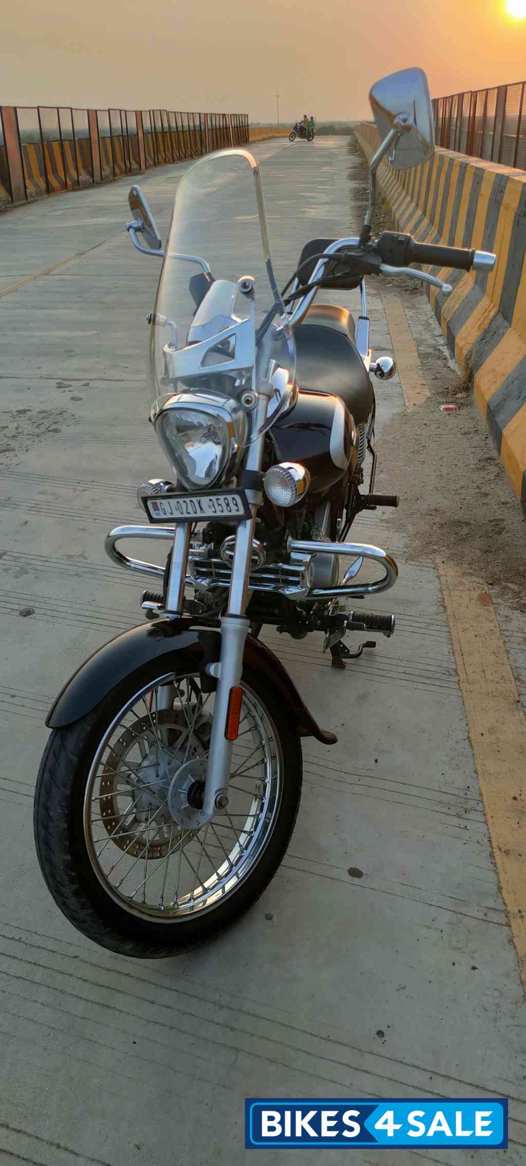 Bajaj Avenger