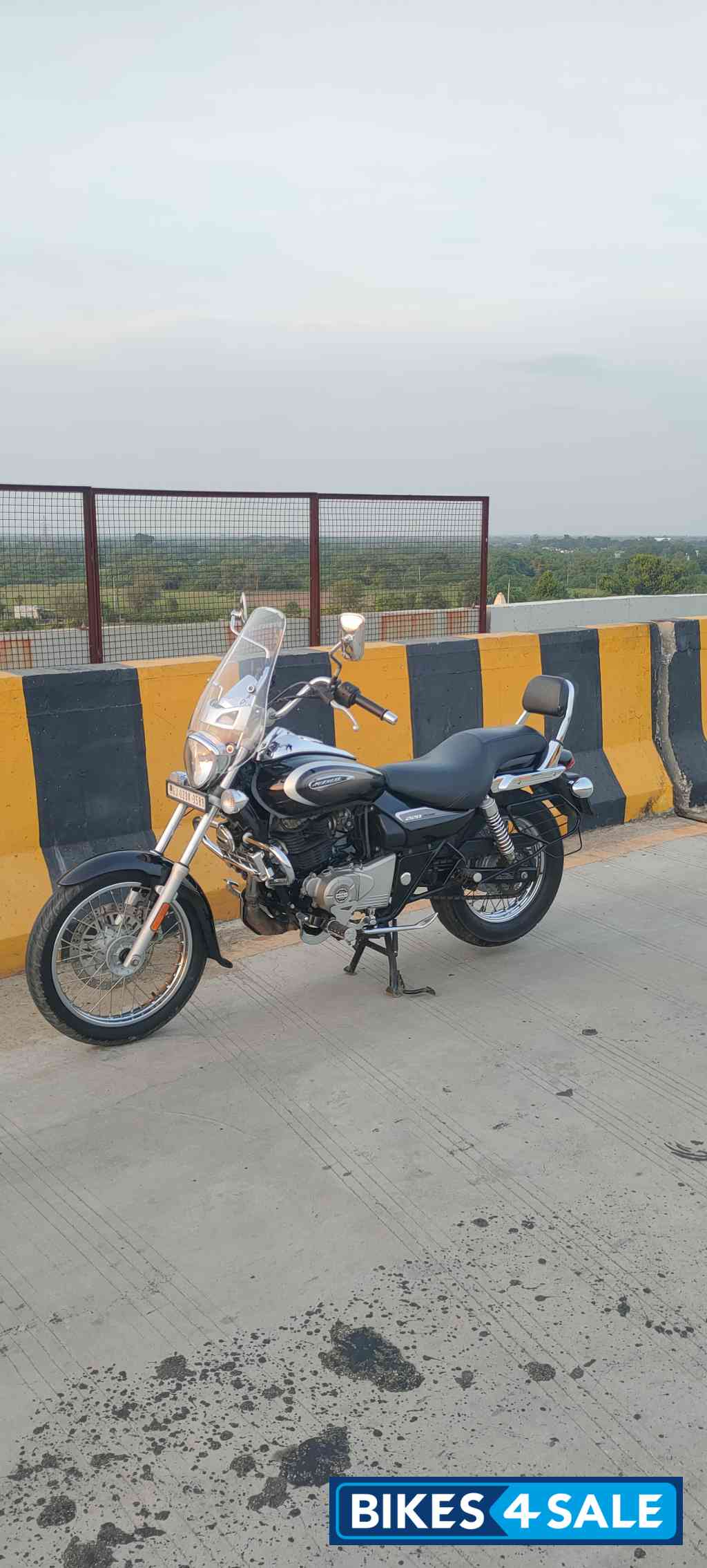 Bajaj Avenger