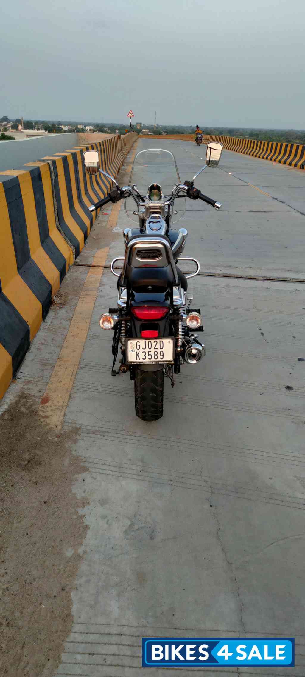 Bajaj Avenger