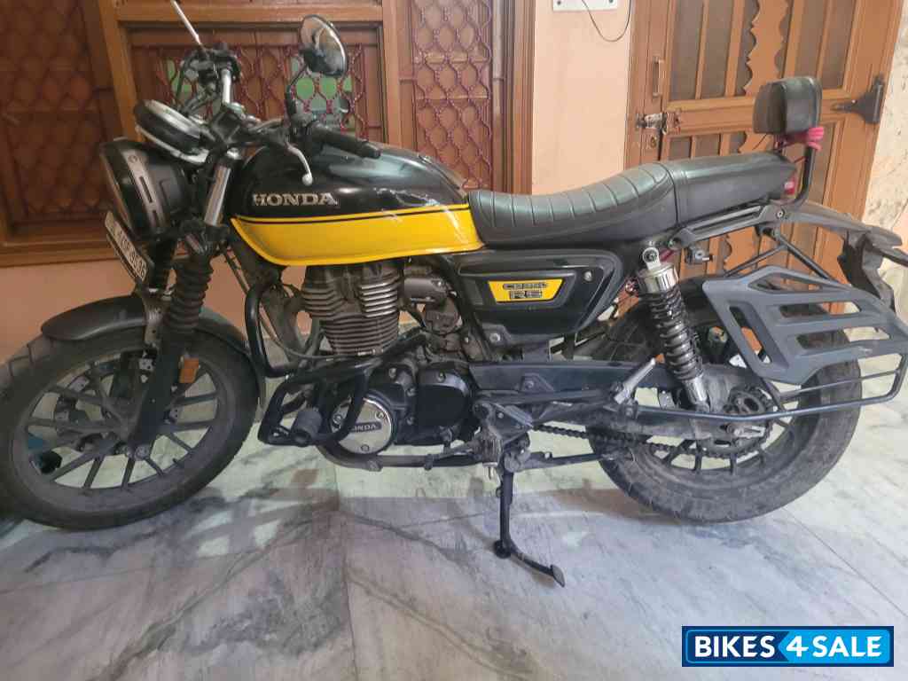 Yello Black Honda CB350RS