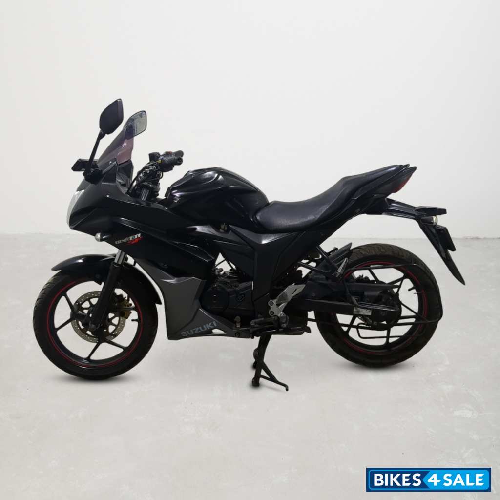 Suzuki Gixxer SF