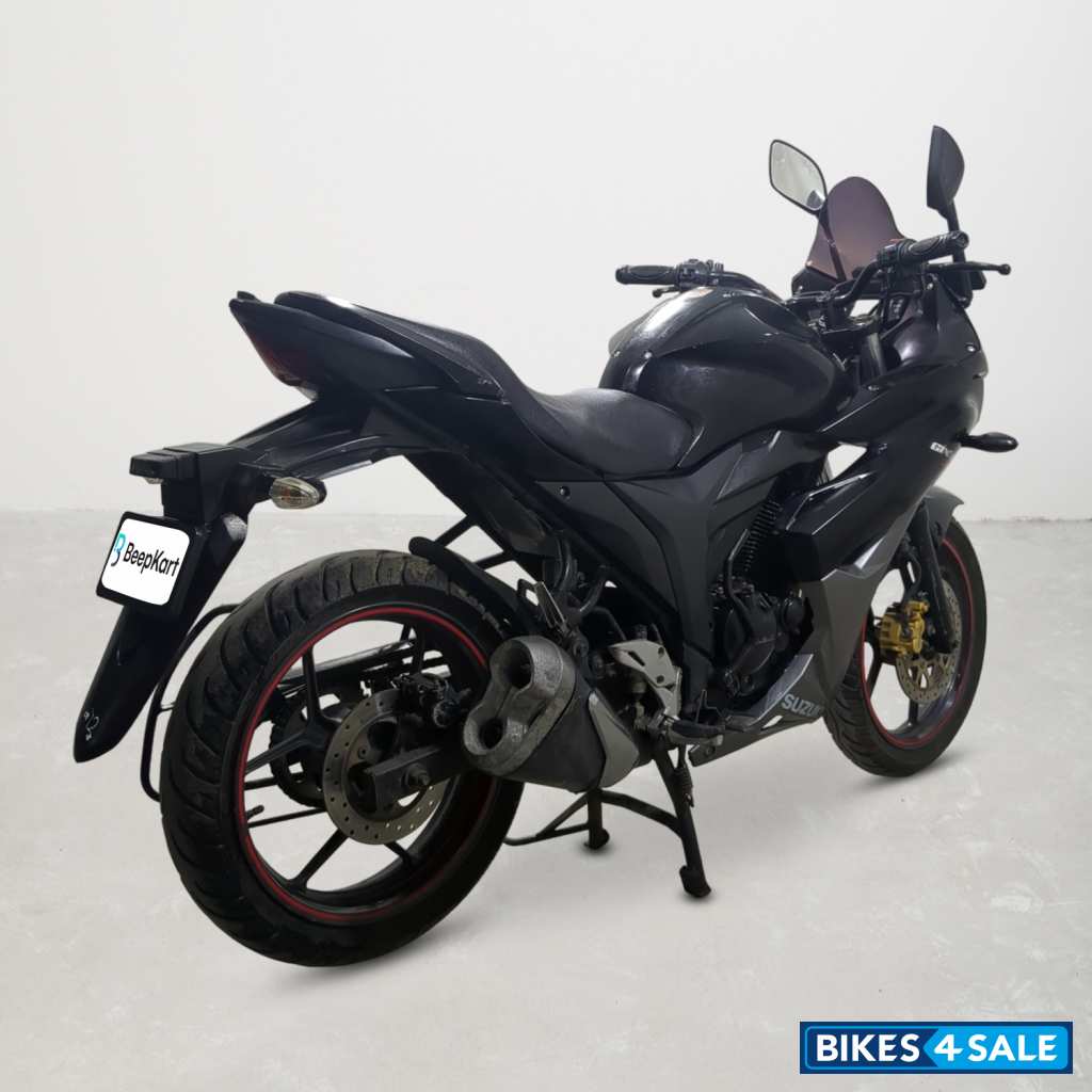 Suzuki Gixxer SF