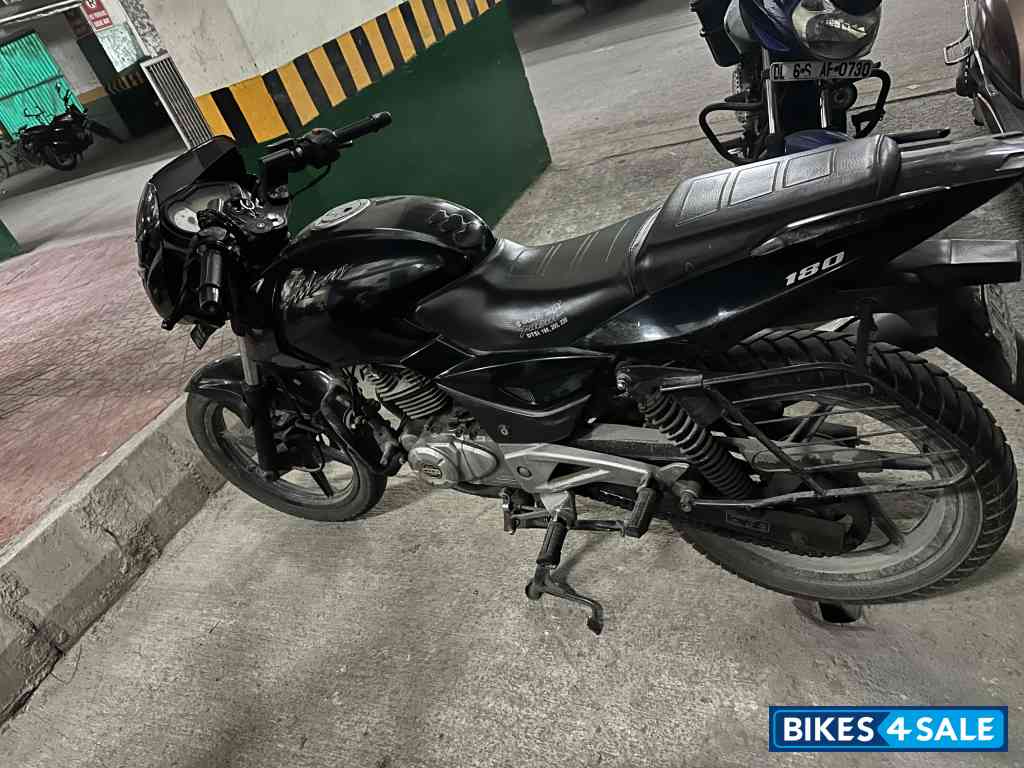 Bajaj Pulsar 180