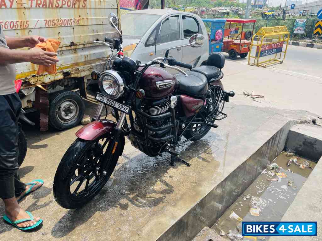 Royal Enfield Meteor 350 Stellar