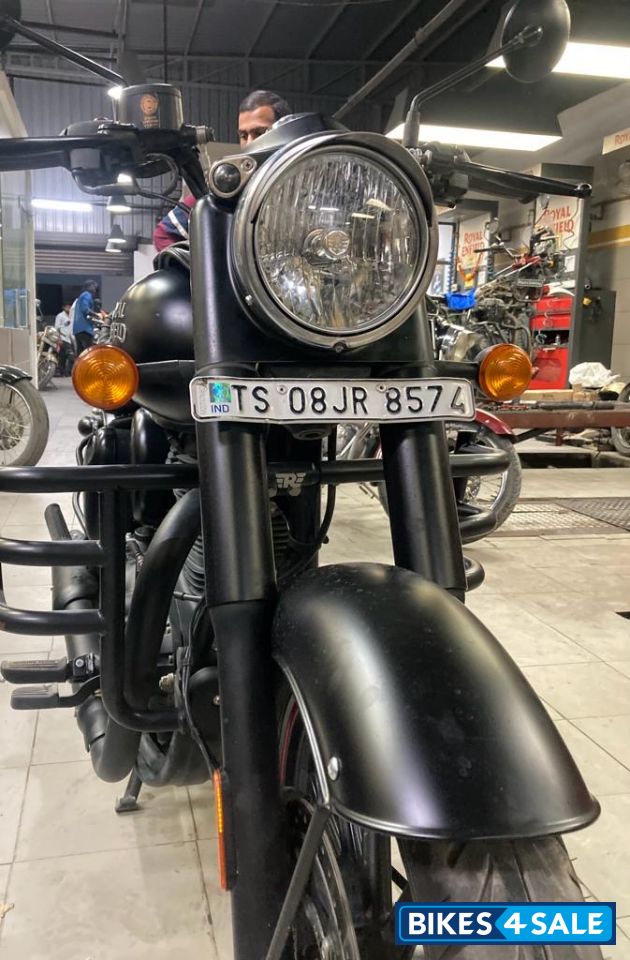 Royal Enfield Classic Stealth Black