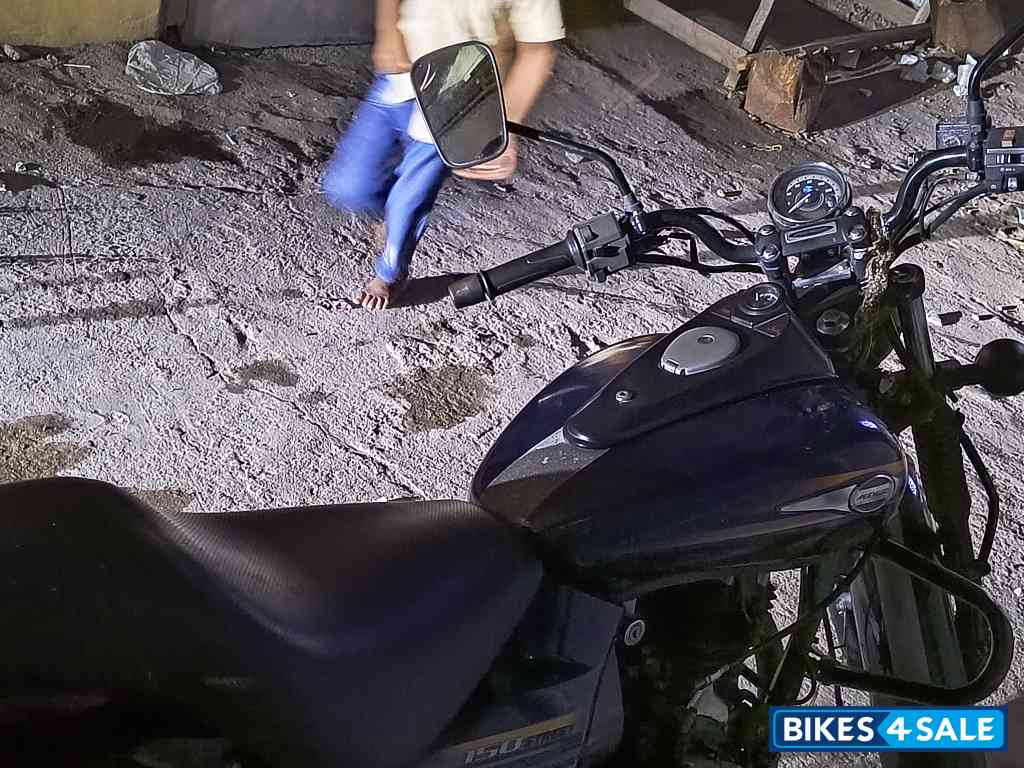 Blue Bajaj Avenger Street 150