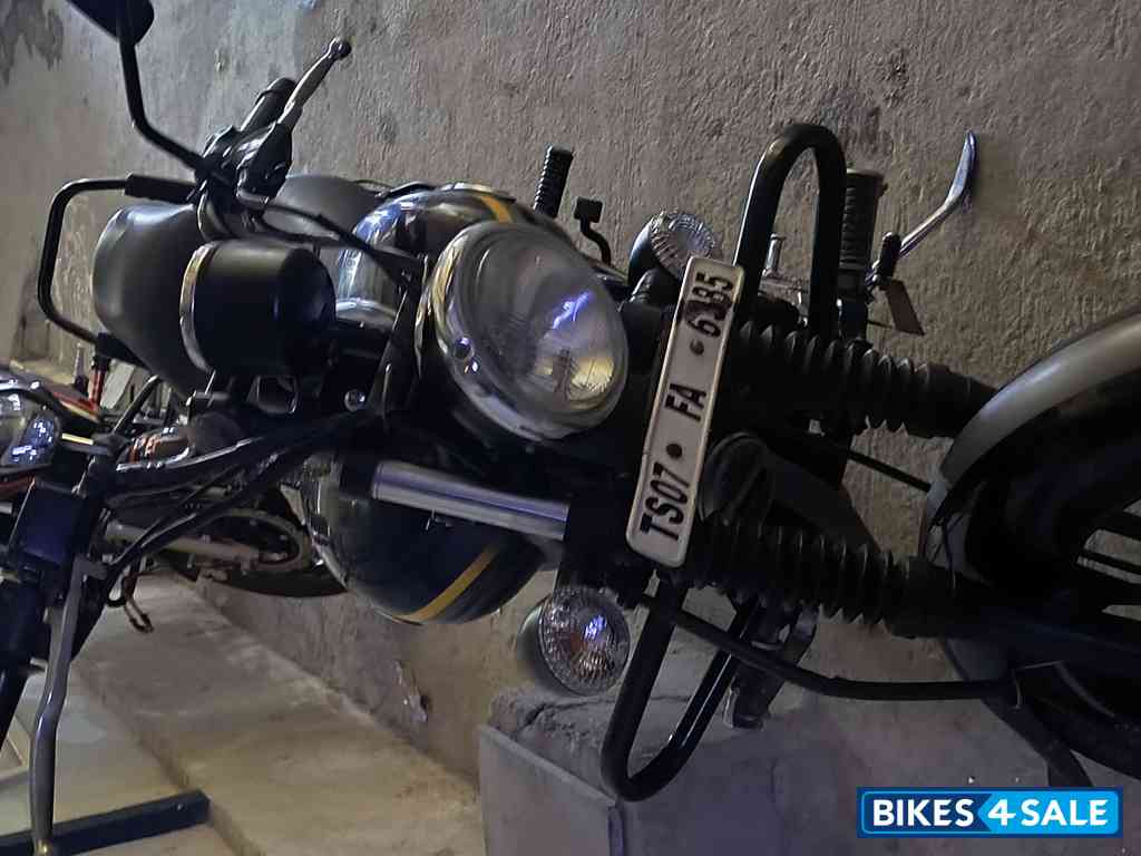 Blue Bajaj Avenger Street 150