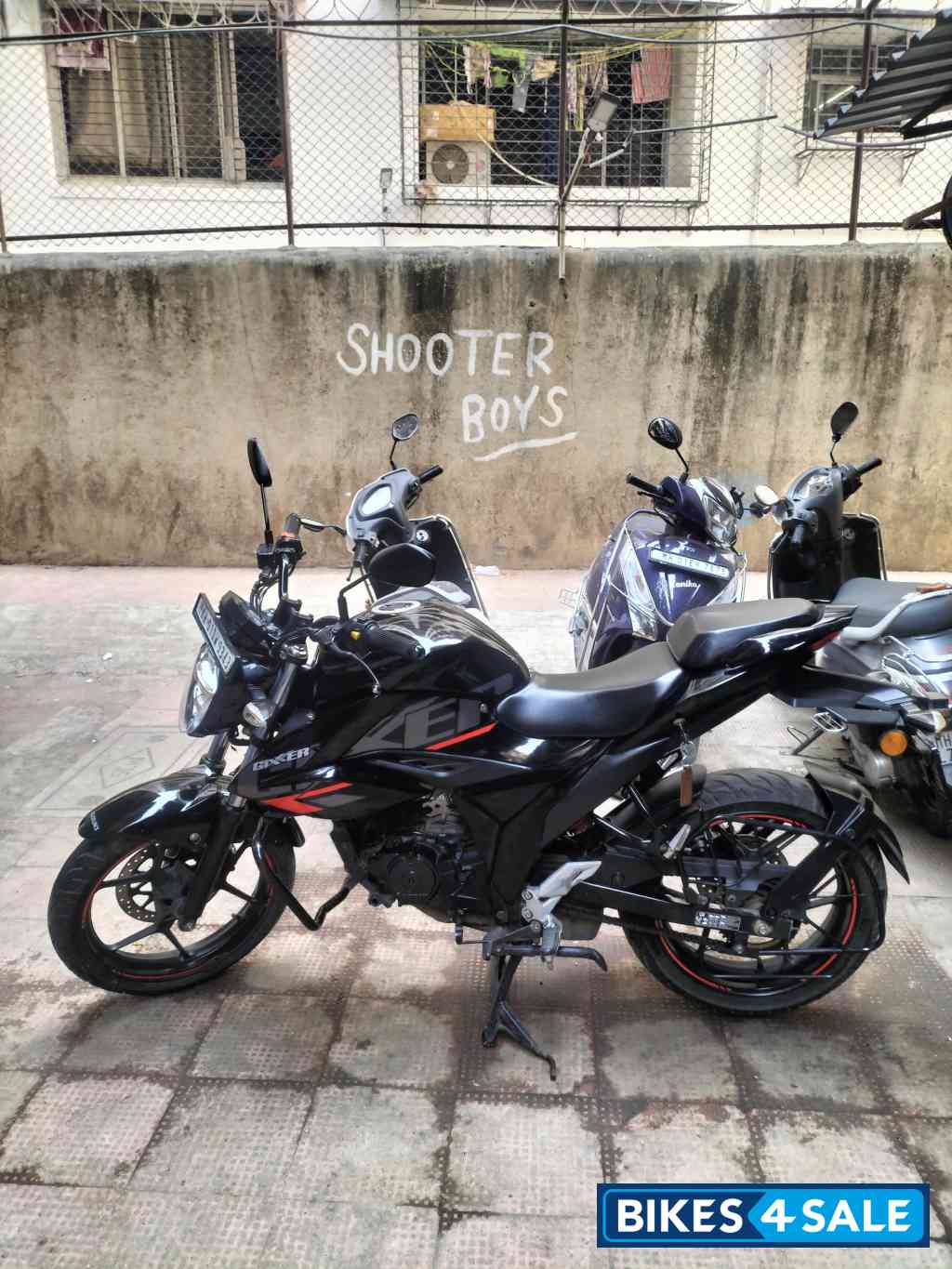 Black Suzuki Gixxer BS6