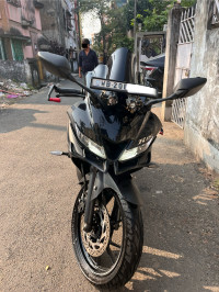 Black Yamaha YZF R15 V3