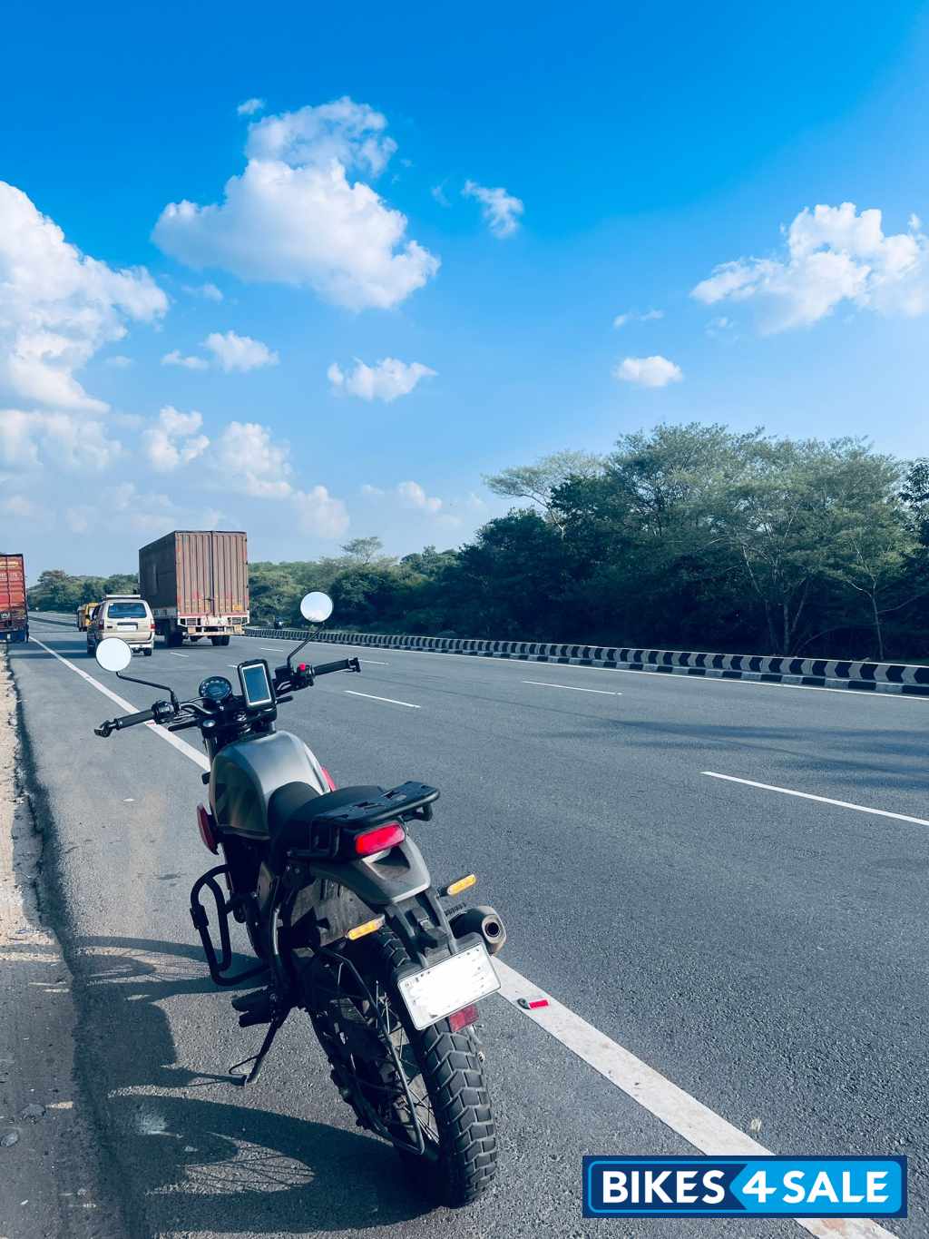 Graphite Red Royal Enfield Scram 411