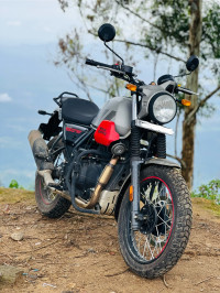 Graphite Red Royal Enfield Scram 411