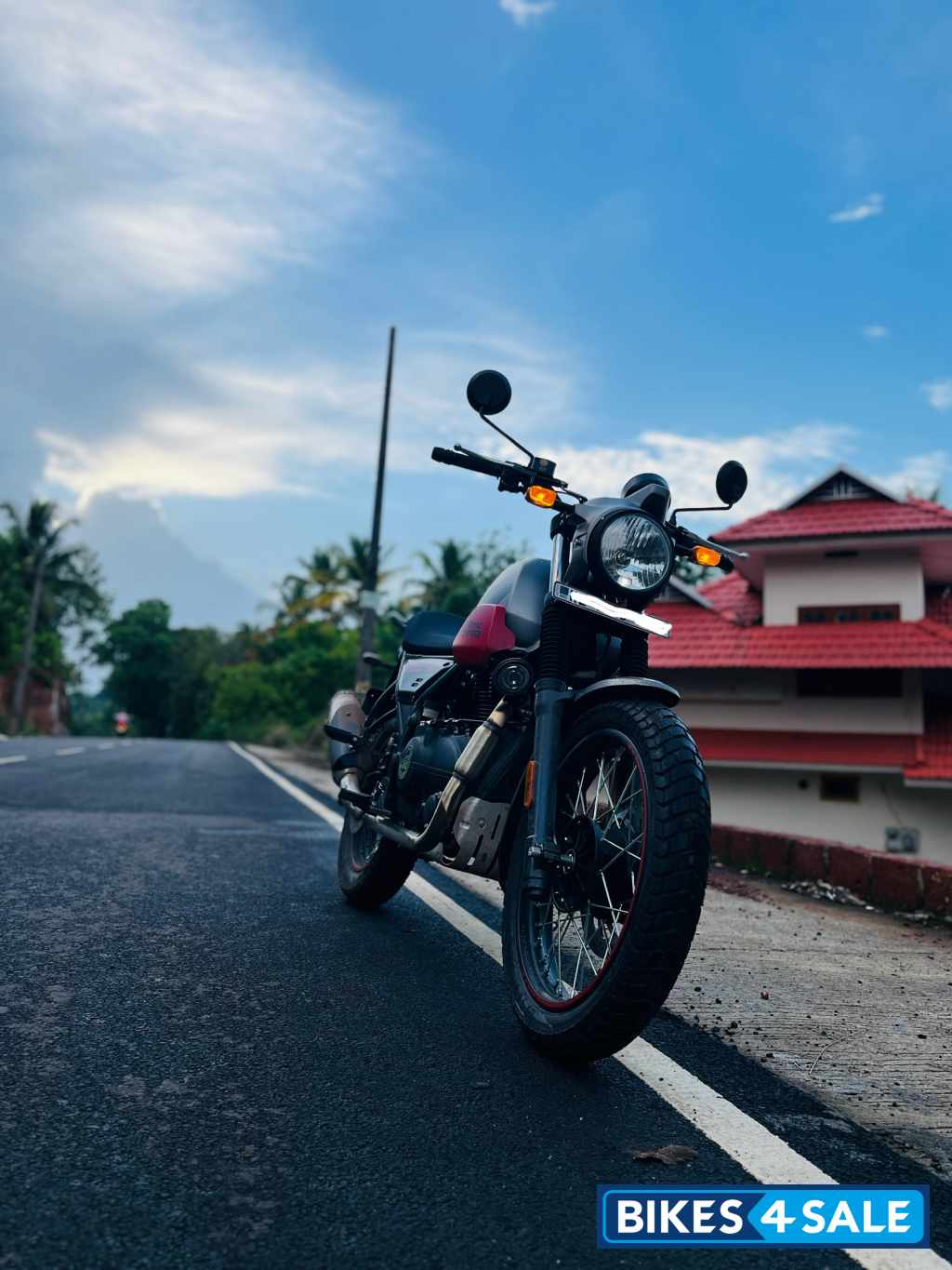 Graphite Red Royal Enfield Scram 411