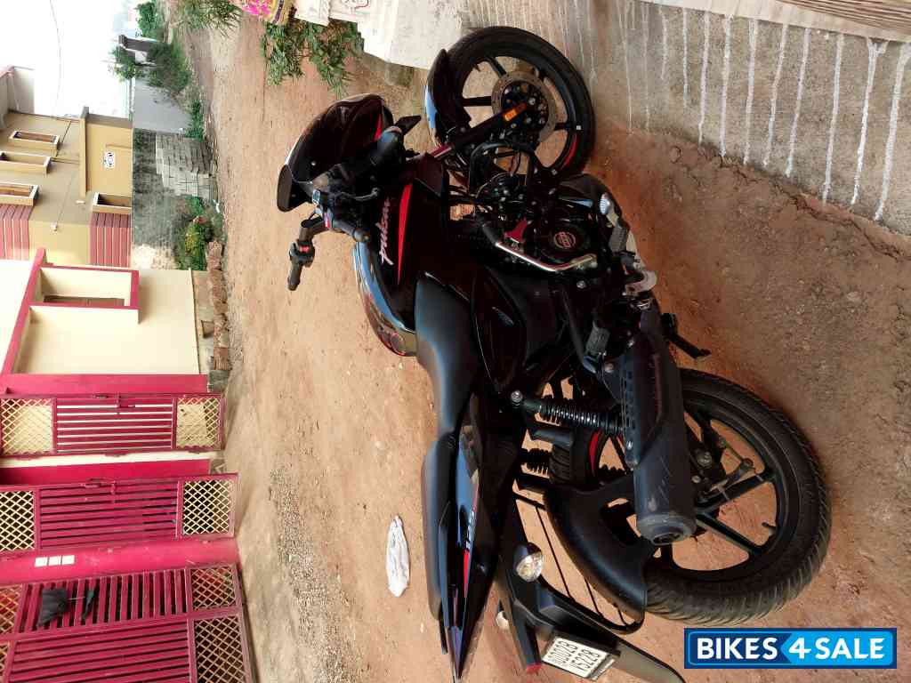 Bajaj Pulsar 125 Carbon Fibre Disc Split Seat