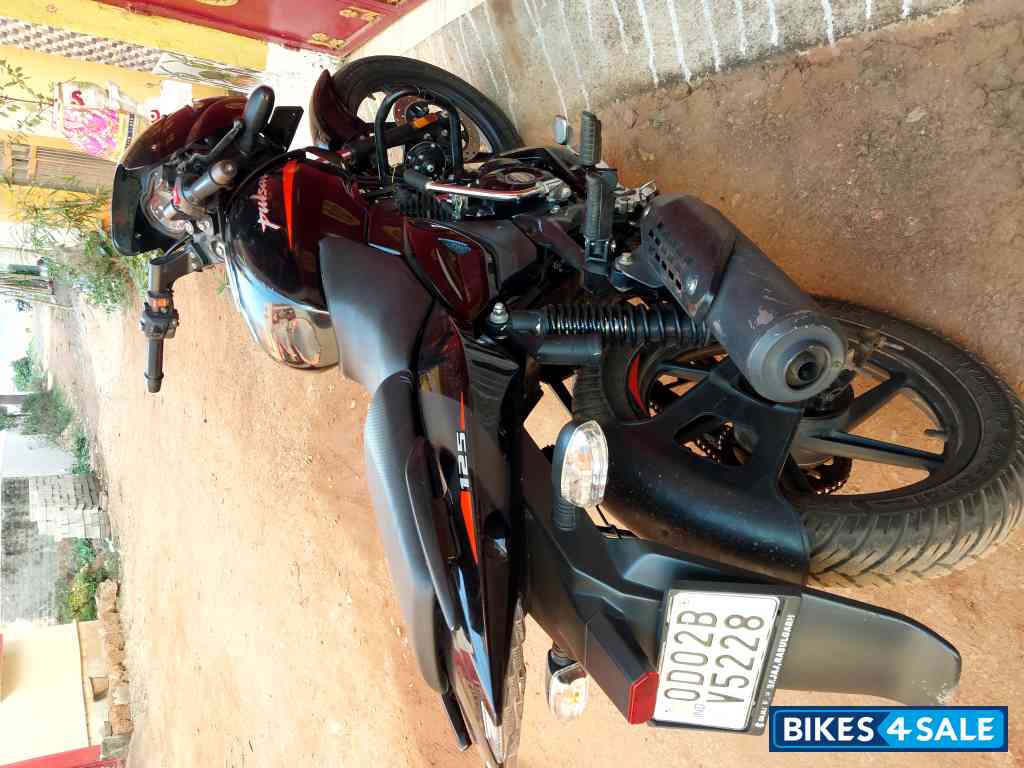 Bajaj Pulsar 125 Carbon Fibre Disc Split Seat