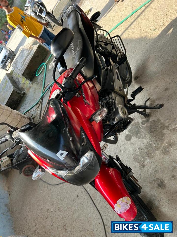 Red Bajaj Pulsar 150