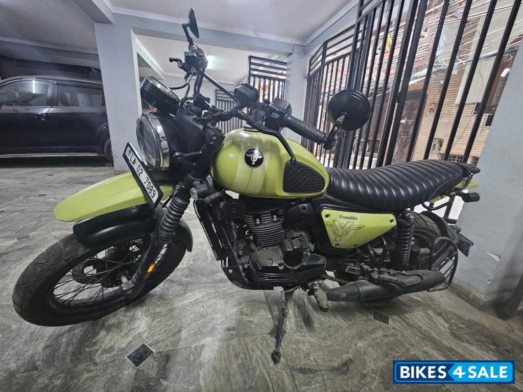 Olive Green Yezdi Scrambler Dual Tone