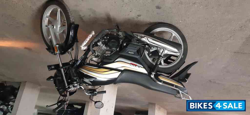 Black Honda CD 110 Dream Deluxe