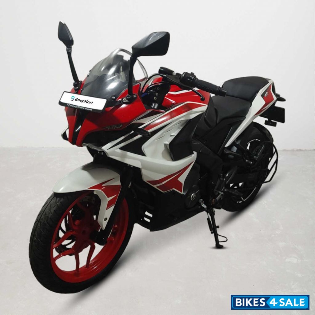 Bajaj Pulsar RS 200